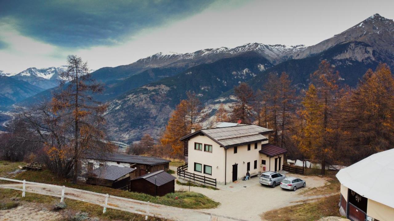 Green Mountain Lodge Oulx Екстериор снимка
