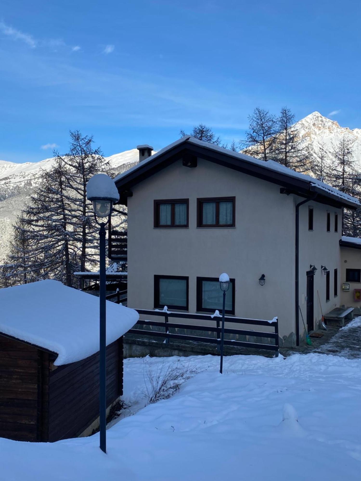 Green Mountain Lodge Oulx Екстериор снимка