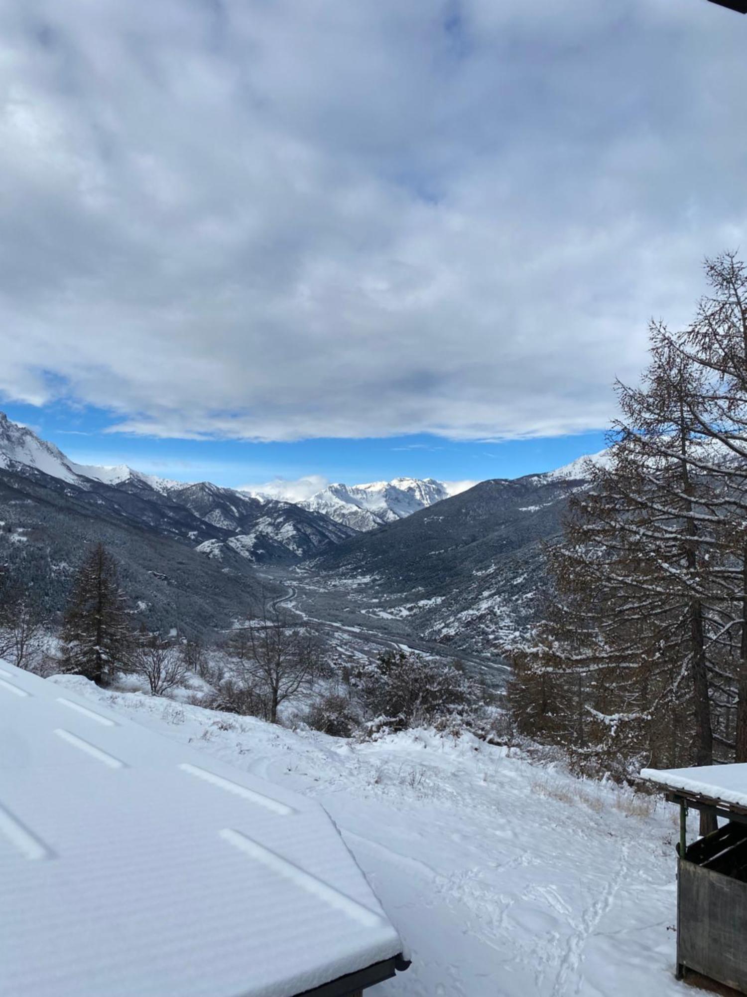 Green Mountain Lodge Oulx Екстериор снимка