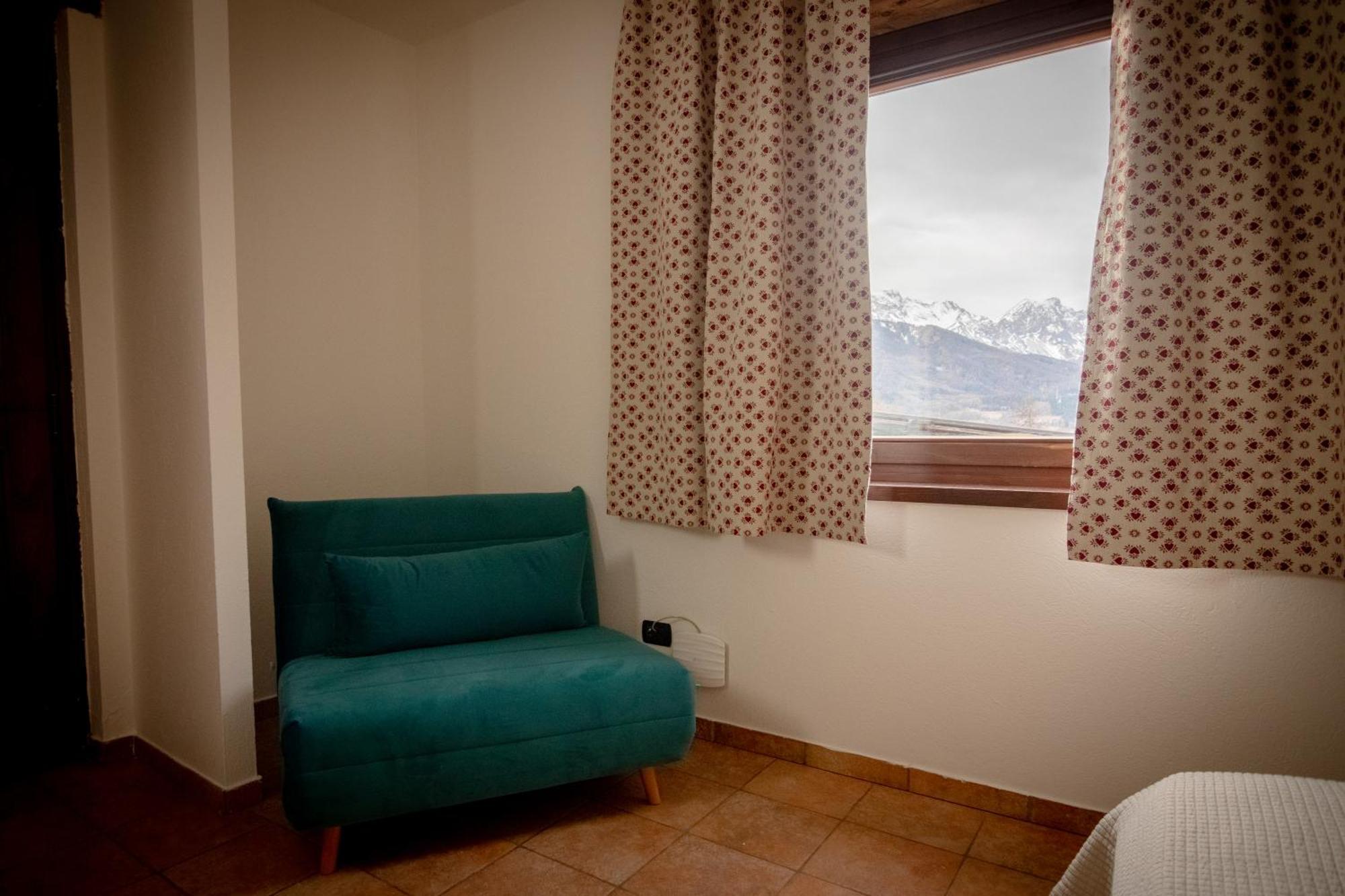 Green Mountain Lodge Oulx Екстериор снимка